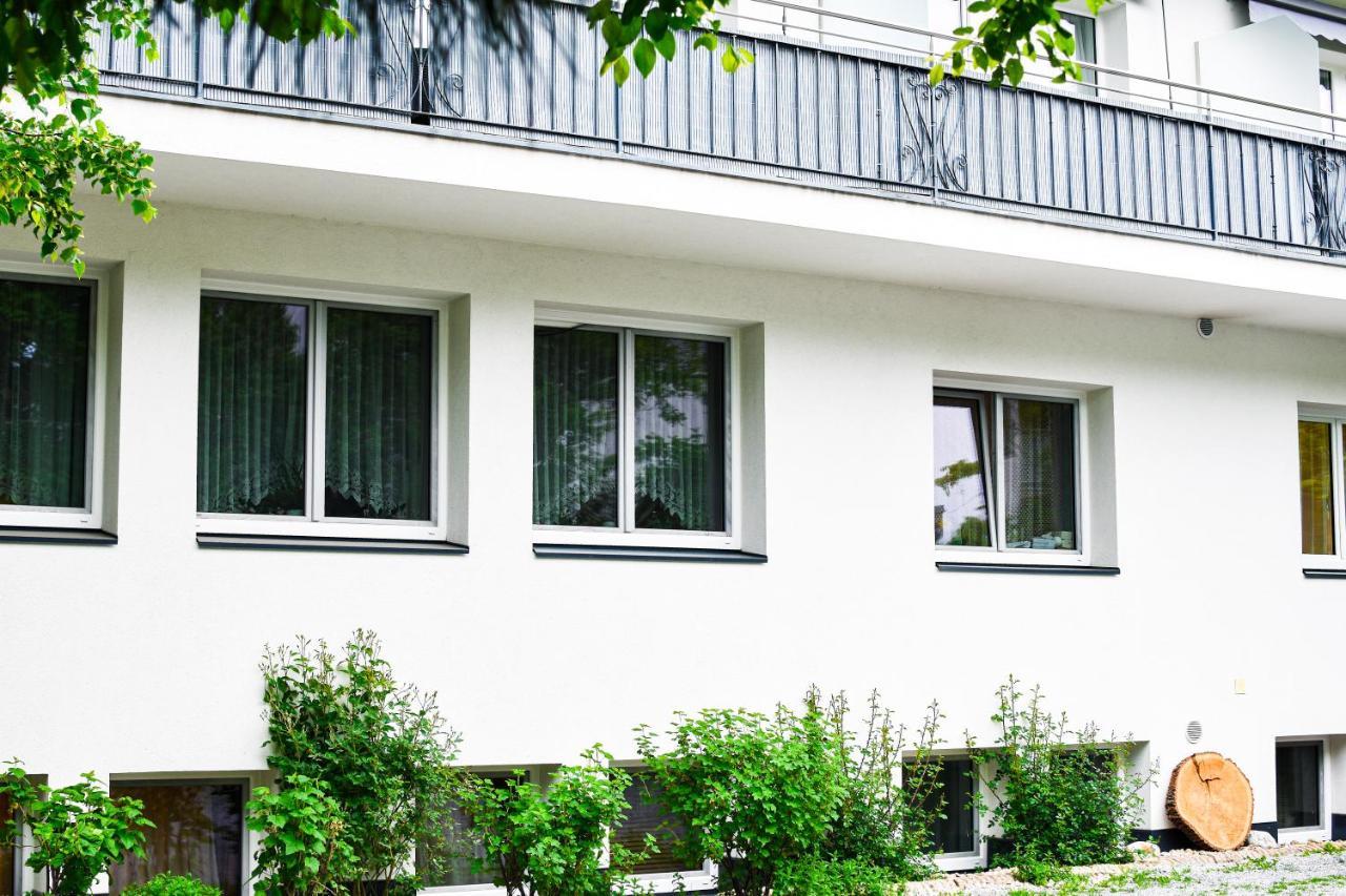 Gartenhotel Garni Pension B&B Innsbruck Exterior foto