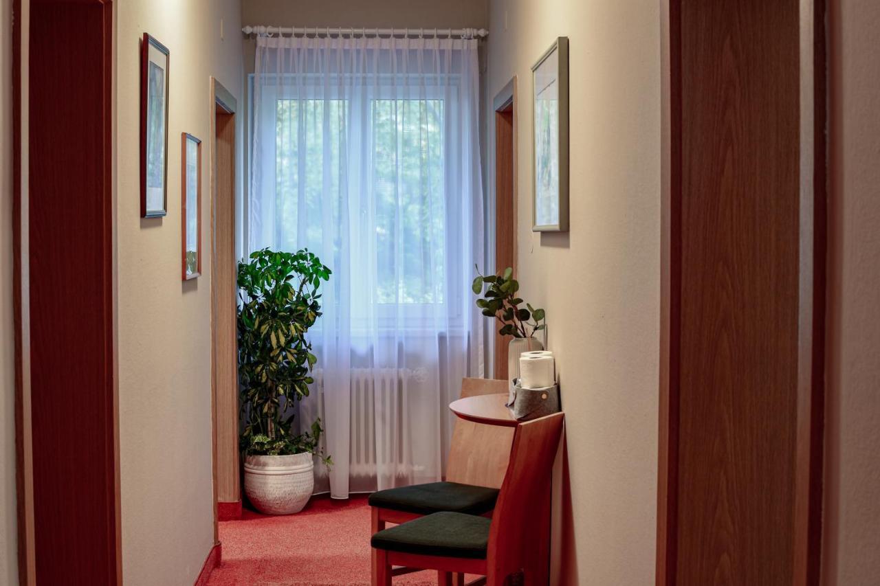 Gartenhotel Garni Pension B&B Innsbruck Exterior foto