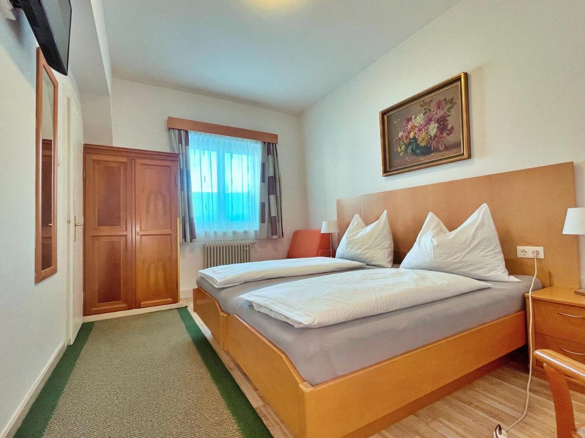Gartenhotel Garni Pension B&B Innsbruck Exterior foto